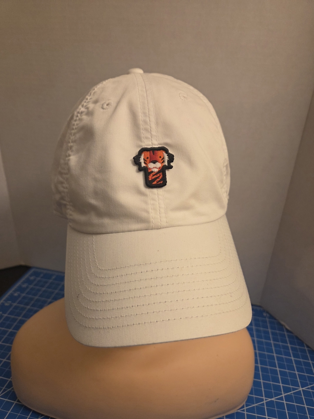 Nike Tiger Woods Frank Hat Mens Strapback White Dri-Fit Heritage86 Golf RARE